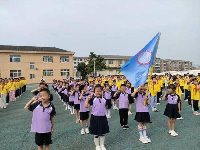 ​探访小学 礼遇成长
