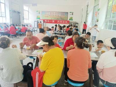 三景中心小学举办食堂开放日活动
