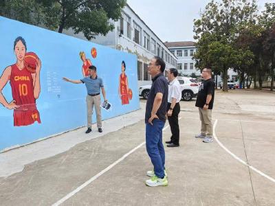 省校园文化协会调研指导胡营中学校园文化建设
