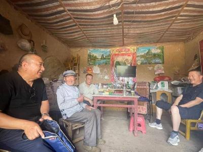 市烟草专卖局驻村工作队在长坪镇开展防返贫“大排查”活动