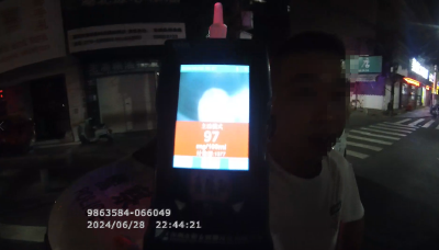 驾驶员多项违法不在意   交警依法处置“没商量”        