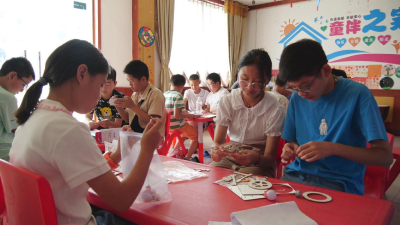 湖北南漳：大学生助力“暑期学堂” 开启社区“带娃”新模式