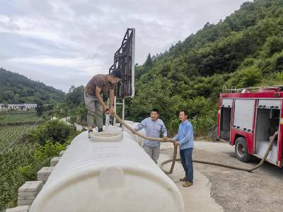 ​县烟草专卖局：抗旱保烟 应对“烤”验