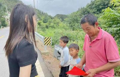 ​苍坪完小提前开展一年级新生家访活动