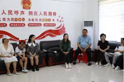 李庙镇：以爱相伴传真情 结对帮扶暖人心