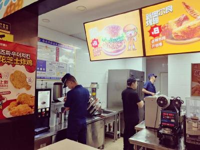 ​沿街宣传“零距离” 消防安全入人心