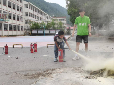 湖北南漳：安全教育“不放假”