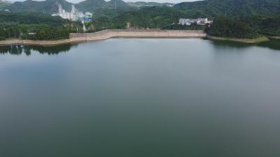 《项目建设年》县水镜供水有限公司：迎高温、战酷暑  保障供水“润”万家    