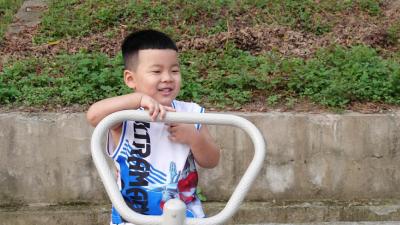 奥运掀起运动热 四岁半“小孩哥”变身“晨跑哥”