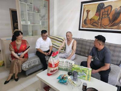 南漳：军魂闪耀 爱心汇聚