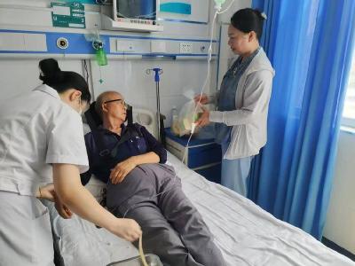 ​王家畈村‌关爱独居退役军人健康