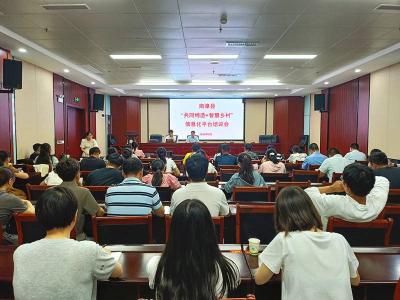 ​县行政审批局：培训进基层 服务到一线