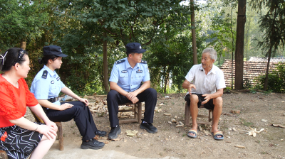 湖北南漳：男子上门行骗　警民合力擒获