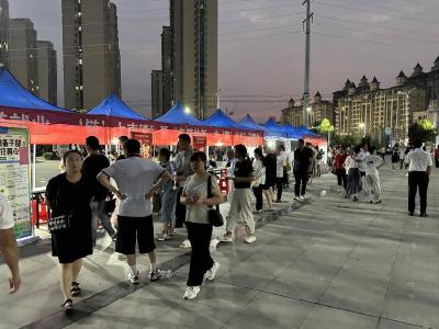 县人社局：“招聘夜市”接地气聚人气