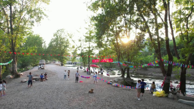 南背村：放牛场变乐园　奏响幸福新乐章