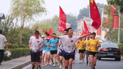 迎国庆 同奔跑  