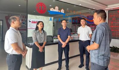 枣阳市总工会来我县考察货车司机之家建设