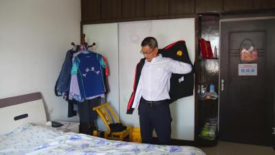谢成波：只手“挥”就精彩人生