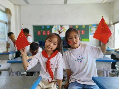 ​临沮小学：向祖国母亲“花式”表白