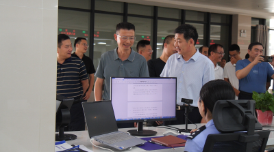 县领导调研工程建设项目审批制度改革工作