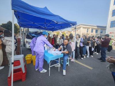 ​东巩镇开展无偿献血活动