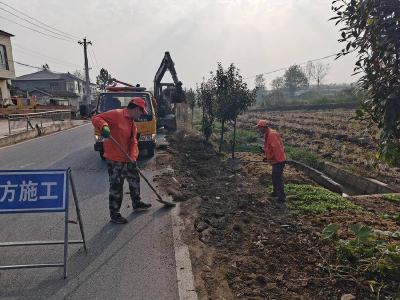县公路中心管养并重推进路域环境整治