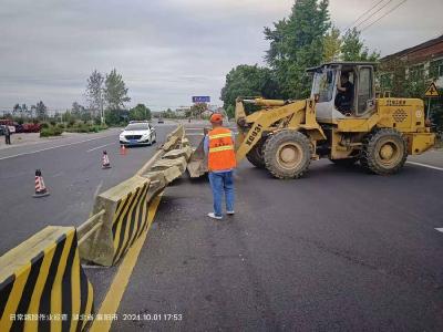 南漳公路人国庆期间坚守一线护路保畅