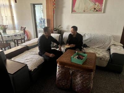 九集镇财政所开展重阳节走访慰问活动