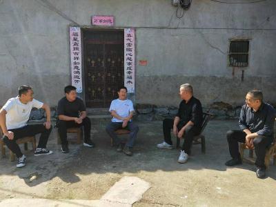 县公共资源交易中心调研五渡沟村后评估工作