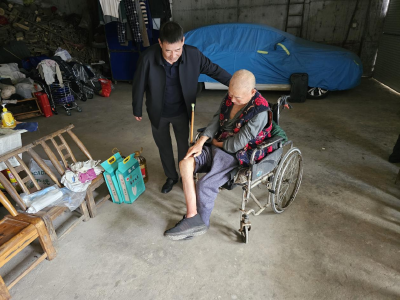 李庙镇财政所情暖重阳慰问退休人员