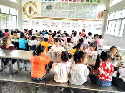​雷家巷小学：打造最美“食”光　呵护学生成长