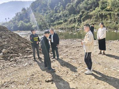 县河道堤防建设发展中心查处一起河道违法建设