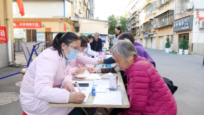 金秋义诊暖人心 惠民服务“零距离”
