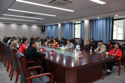 九九重阳节 浓浓敬老情  ——南漳县职教中心党委开展2024年“九九重阳节”活动