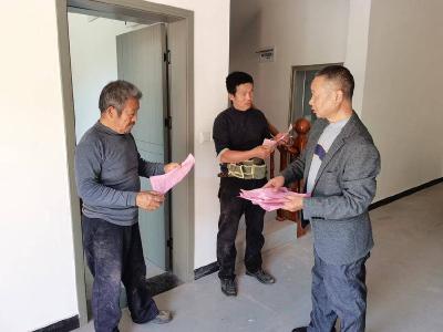东巩镇人大代表助力城乡居民医保征缴工作