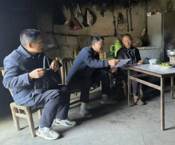 县农技中心：入户走访查实情 主动服务暖人心