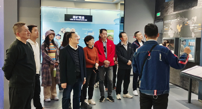 县审计局组织党员干部开展10月份“支部主题党日”活动