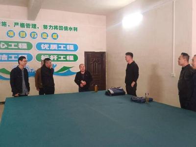 县水利局督导检查增发国债水利项目