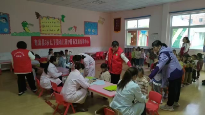 开展托育技术指导，营造友好生育氛围