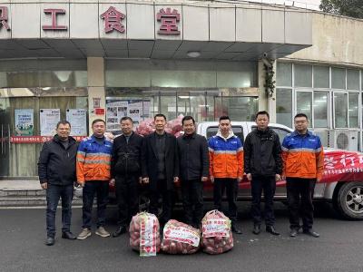​党建引领　温暖“新”动