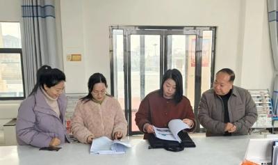 县总工会组织专班指导“小三级”工会建设工作