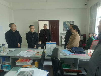 县纪委监委和县应急管理局联合检查督办森林防灭火工作