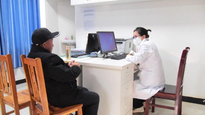 《健康南漳》七旬老人丢手机　热心医生帮寻回