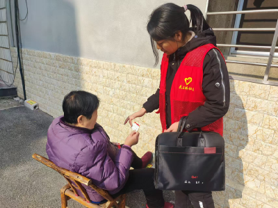 ​花石桥社区：发放便民服务卡 开启服务新篇章