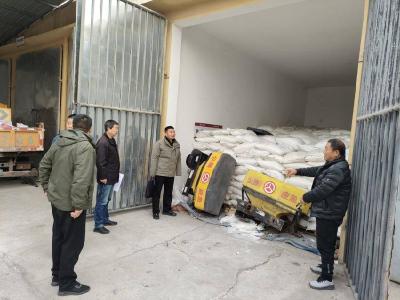 县交通局开展公路除雪防滑物资储备督导检查