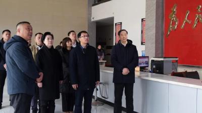 三亚市天涯区党政代表团到我县考察交流