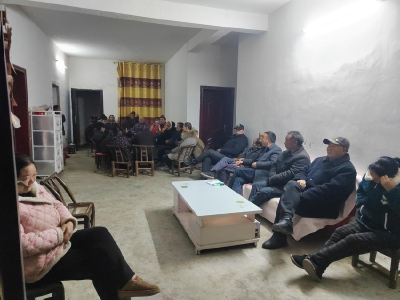 ​板桥镇：屋场会上拉家常 禁毒知识入心房