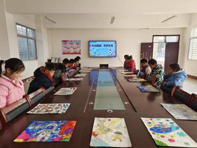 临沮小学举行科技手抄报展示活动