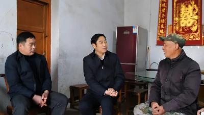 罗兴斌走访慰问困难党员、困难知识分子、重点企业和困难职工 