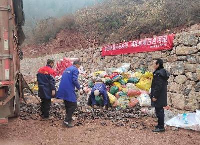 我县扎实推进地膜回收利用工作